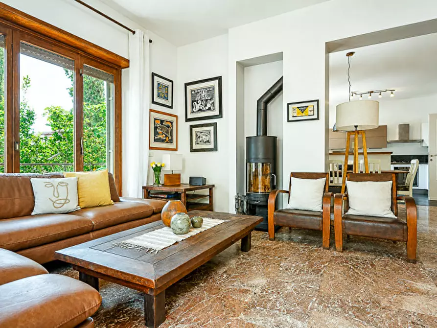 Immagine 9 di Casa bifamiliare in vendita  in Vai Edgardo Negri 84 a Roma