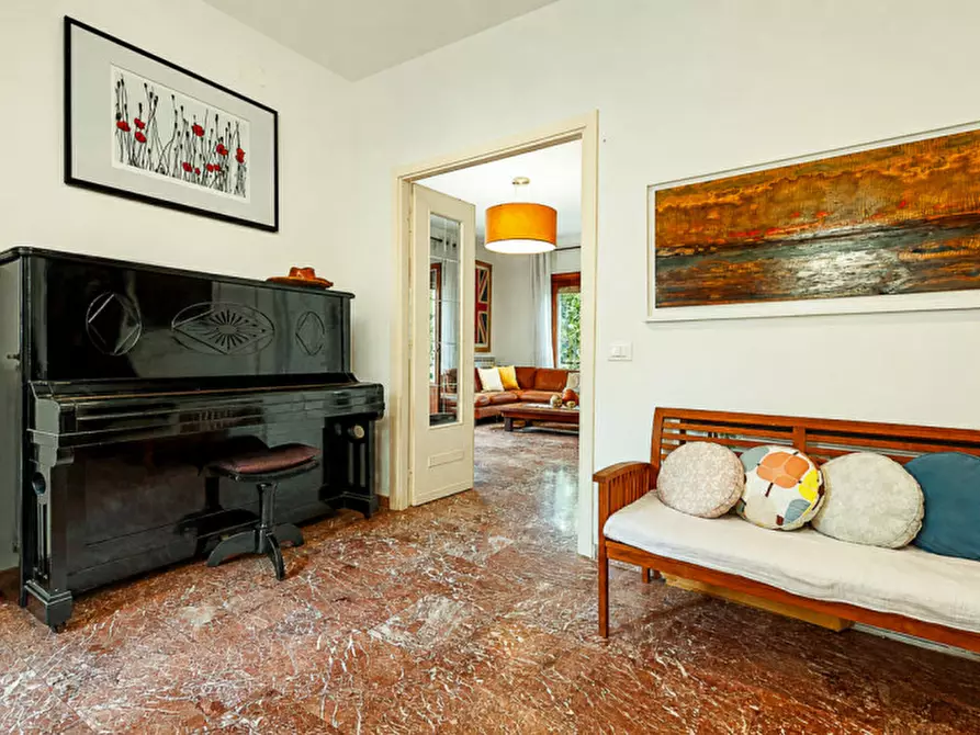 Immagine 15 di Casa bifamiliare in vendita  in Vai Edgardo Negri 84 a Roma