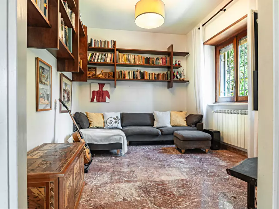 Immagine 18 di Casa bifamiliare in vendita  in Vai Edgardo Negri 84 a Roma