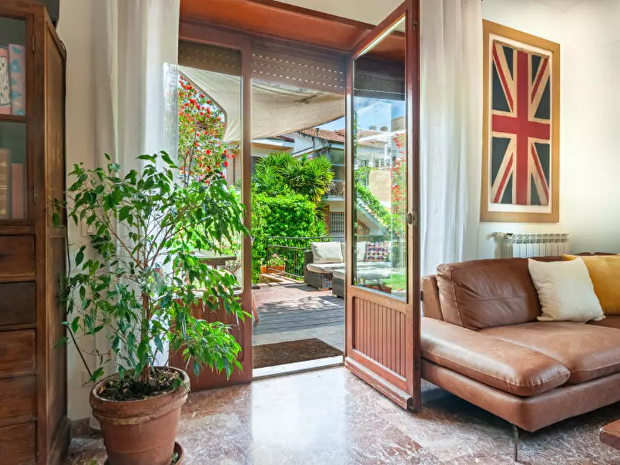 Immagine 20 di Casa bifamiliare in vendita  in Vai Edgardo Negri 84 a Roma