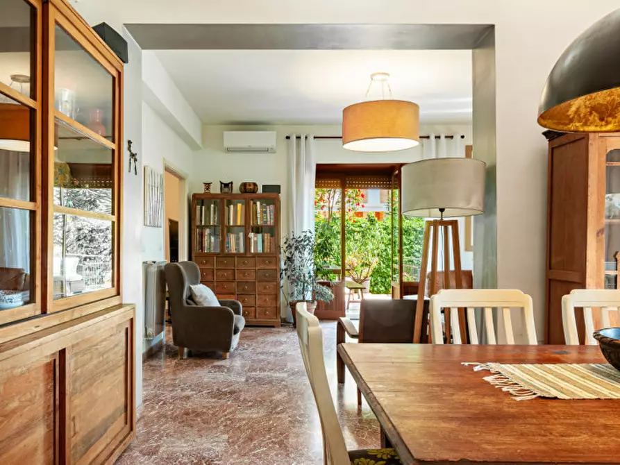Immagine 24 di Casa bifamiliare in vendita  in Vai Edgardo Negri 84 a Roma