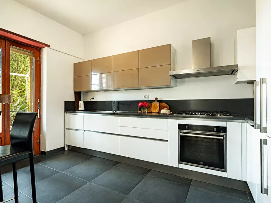 Immagine 32 di Casa bifamiliare in vendita  in Vai Edgardo Negri 84 a Roma