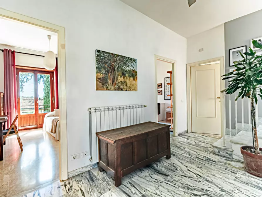 Immagine 37 di Casa bifamiliare in vendita  in Vai Edgardo Negri 84 a Roma