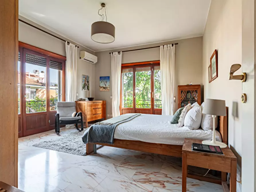 Immagine 48 di Casa bifamiliare in vendita  in Vai Edgardo Negri 84 a Roma
