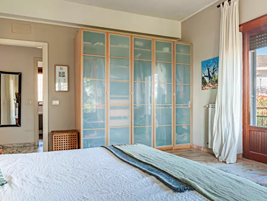 Immagine 53 di Casa bifamiliare in vendita  in Vai Edgardo Negri 84 a Roma
