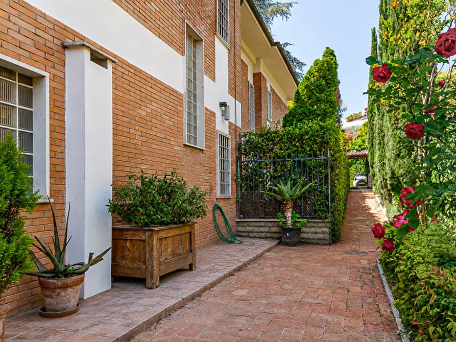 Immagine 78 di Casa bifamiliare in vendita  in Vai Edgardo Negri 84 a Roma