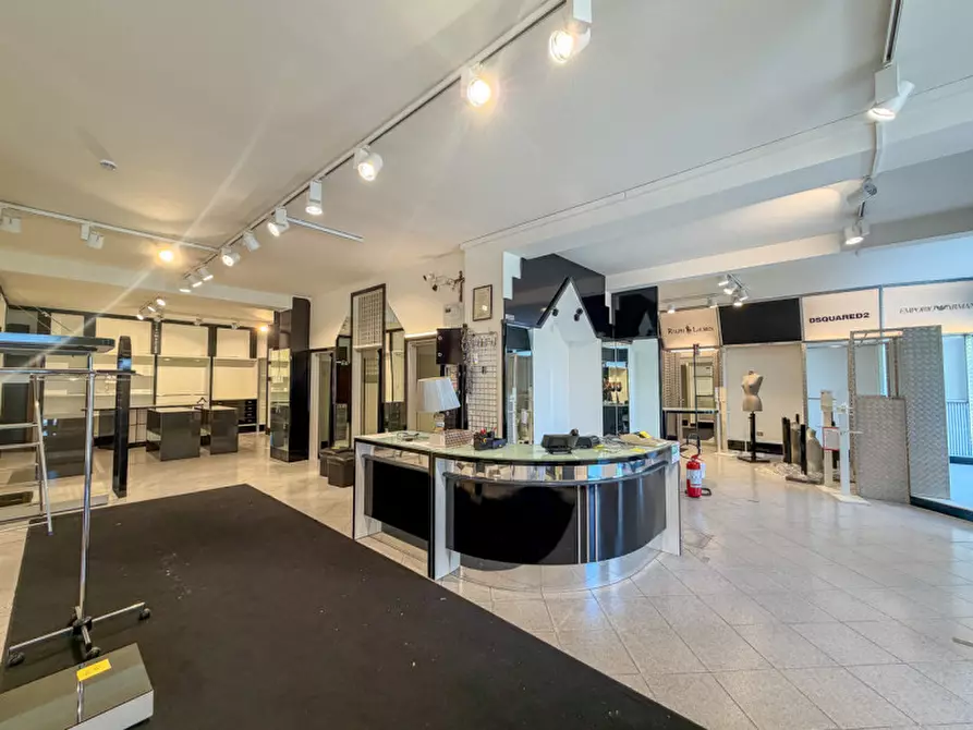 Immagine 3 di Negozio in affitto  in Via Vittorio Emanuele 192 a Legnaro