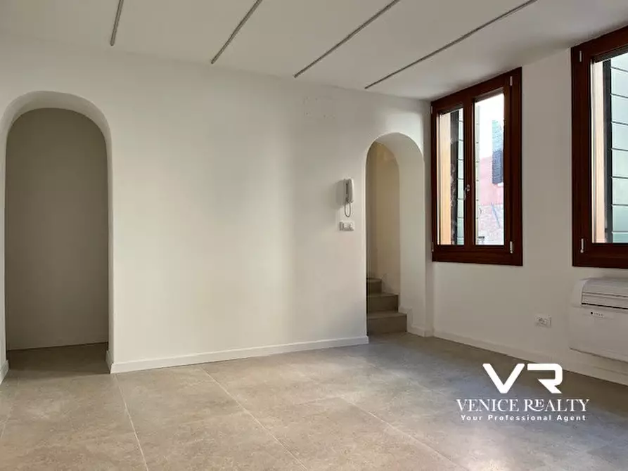 Immagine 2 di Ufficio in affitto  in CAMPO SANTA MARINA a Venezia