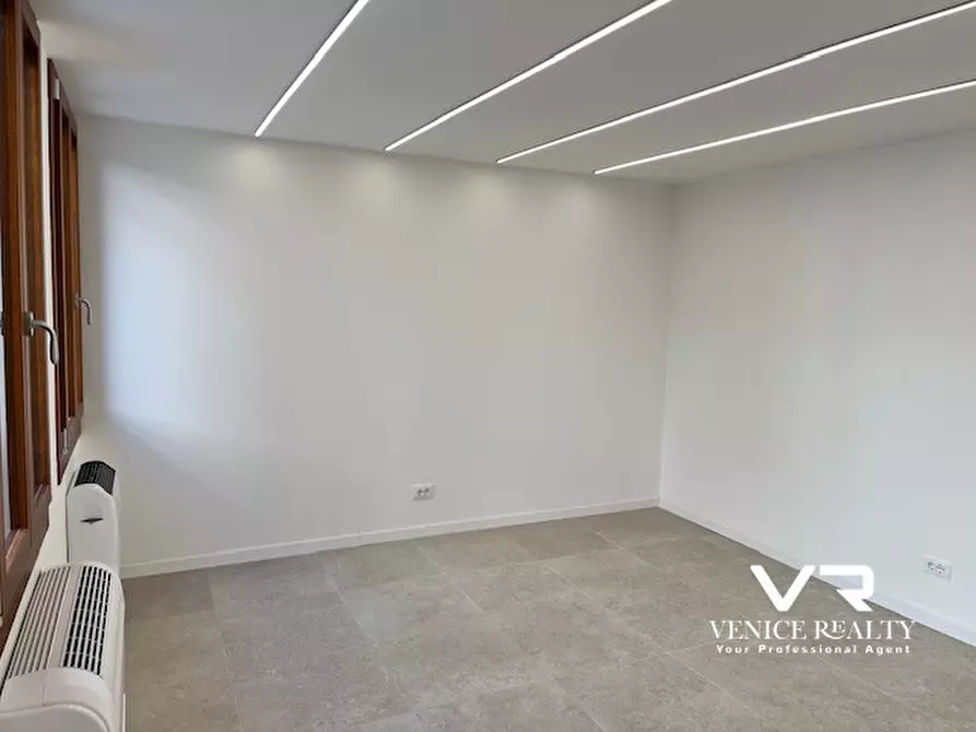 Immagine 6 di Ufficio in affitto  in CAMPO SANTA MARINA a Venezia