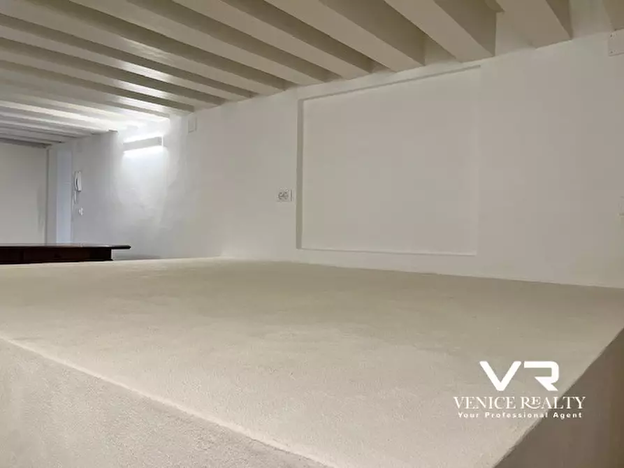 Immagine 9 di Ufficio in affitto  in CAMPO SANTA MARINA a Venezia
