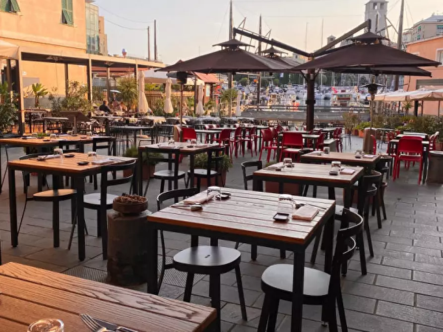 Immagine 3 di Attività commerciale in vendita  in Piazza D'alaggio a Savona