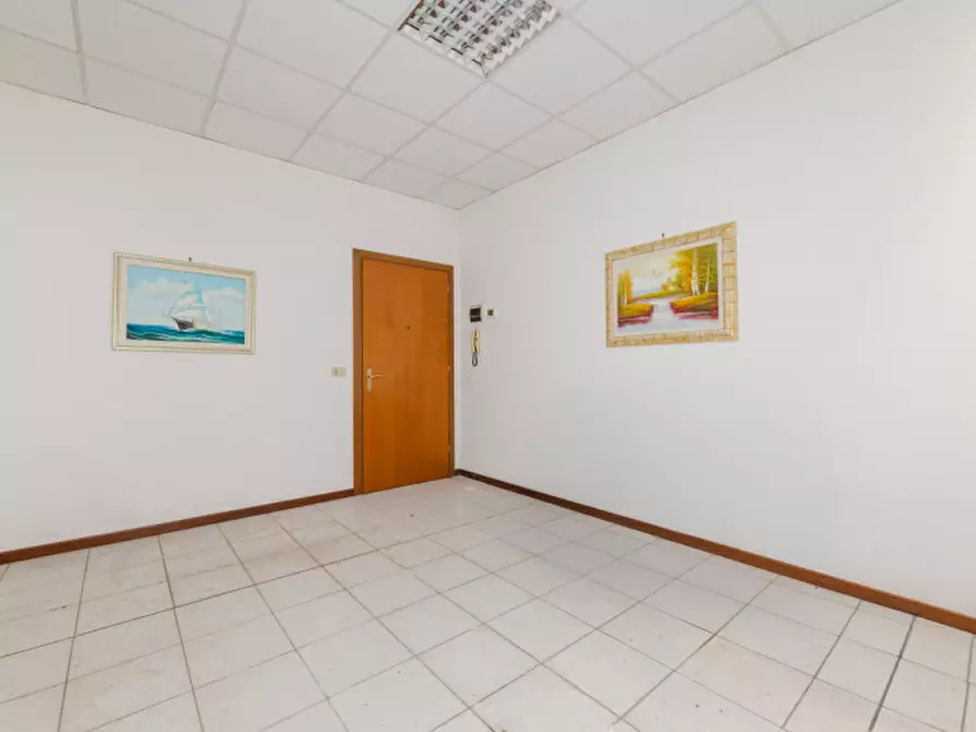 Immagine 2 di Ufficio in vendita  in Via Giorgio la Pira a San Donà Di Piave