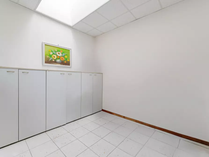 Immagine 10 di Ufficio in vendita  in Via Giorgio la Pira a San Donà Di Piave