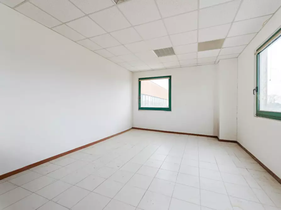 Immagine 19 di Ufficio in vendita  in Via Giorgio la Pira a San Donà Di Piave