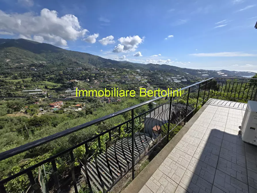 Immagine 2 di Casa indipendente in vendita  in San Bartolomeo a San Remo