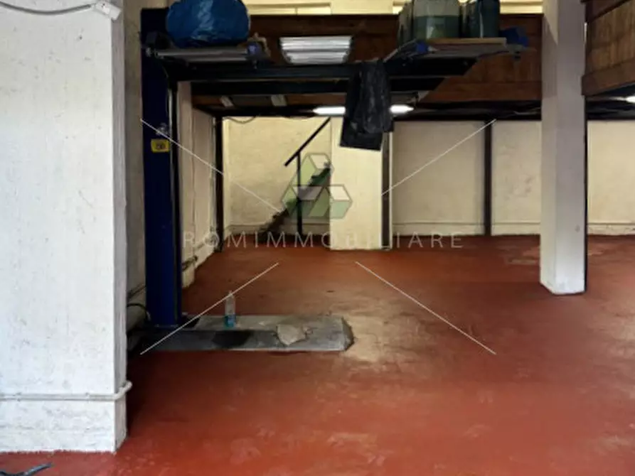 Immagine 6 di Garage in vendita  in Via Michele Pironti a Roma
