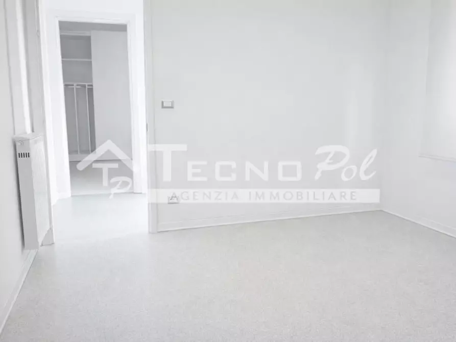 Immagine 2 di Ufficio in affitto  in Via Monte Grappa a San Giorgio Delle Pertiche