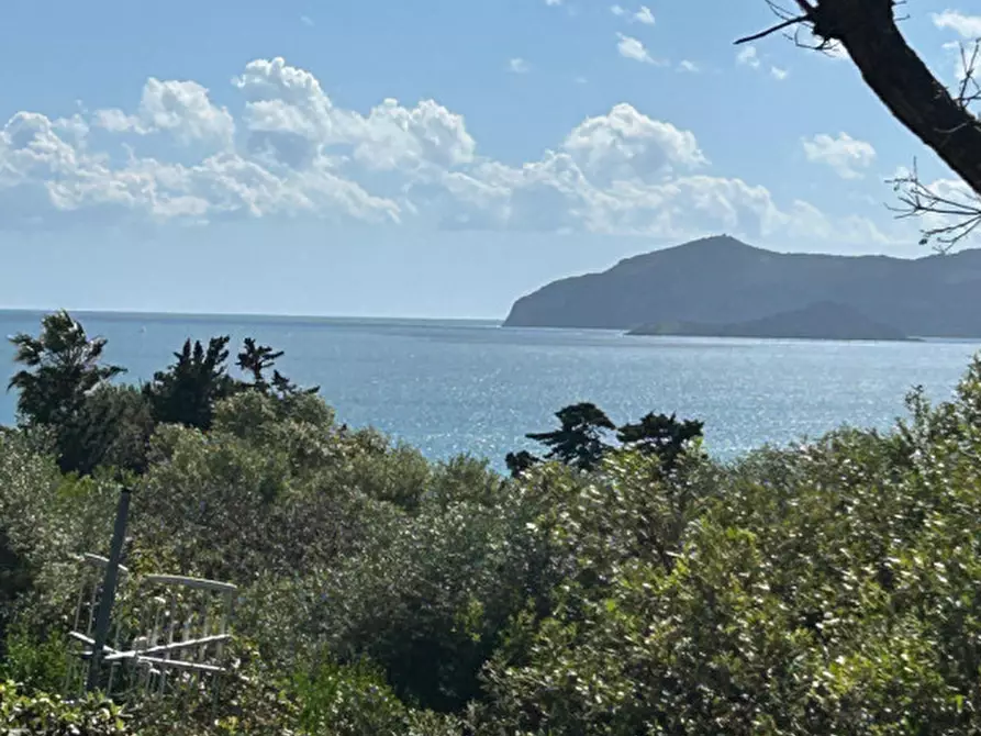 Immagine 1 di Appartamento in vendita  in via delle mimose a Orbetello