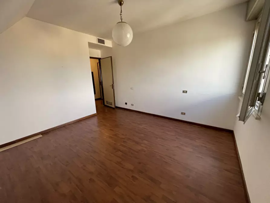 Immagine 13 di Attico in vendita  a Suzzara