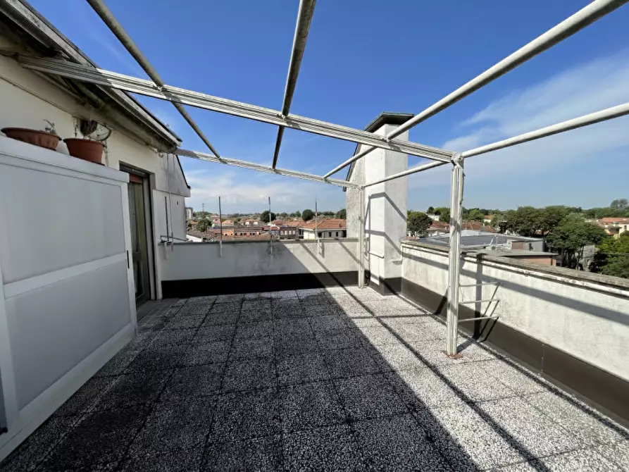 Immagine 21 di Attico in vendita  a Suzzara