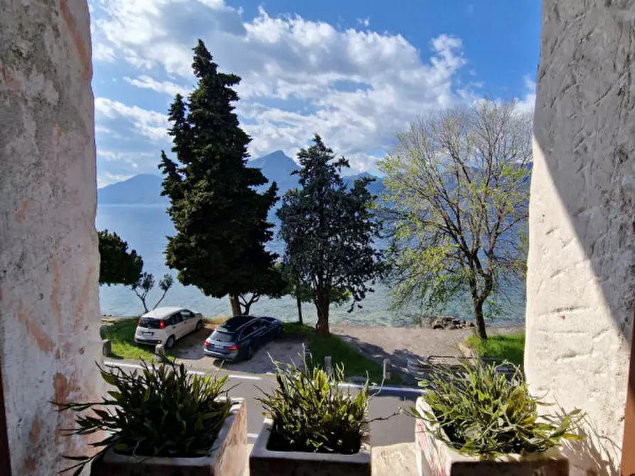 Immagine 4 di Villetta a schiera in vendita  in Loc. La Pozza a Torri Del Benaco