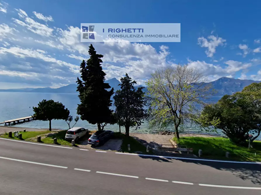Immagine 6 di Villetta a schiera in vendita  in Loc. La Pozza a Torri Del Benaco