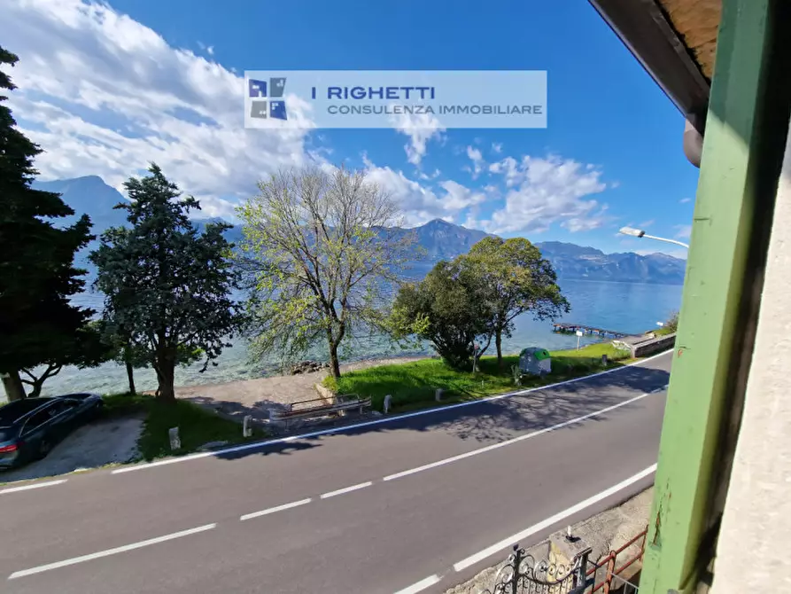 Immagine 8 di Villetta a schiera in vendita  in Loc. La Pozza a Torri Del Benaco