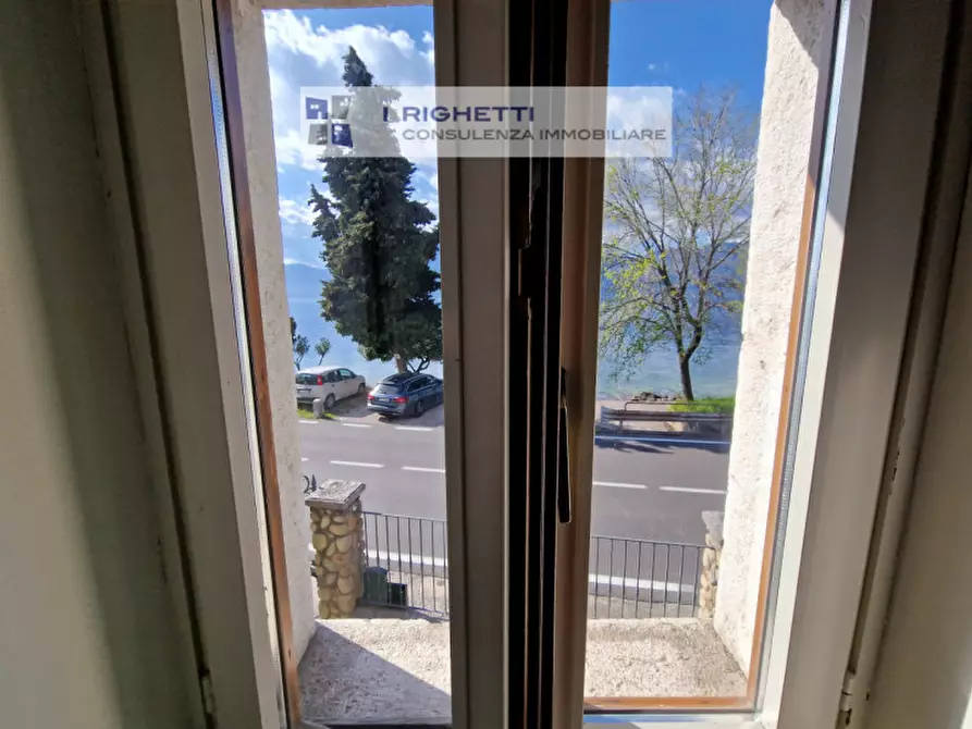 Immagine 12 di Villetta a schiera in vendita  in Loc. La Pozza a Torri Del Benaco