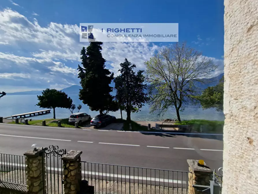 Immagine 13 di Villetta a schiera in vendita  in Loc. La Pozza a Torri Del Benaco