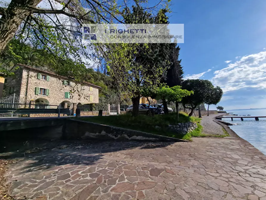 Immagine 14 di Villetta a schiera in vendita  in Loc. La Pozza a Torri Del Benaco
