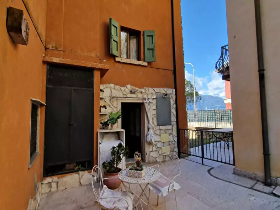 Immagine 20 di Villetta a schiera in vendita  in Loc. La Pozza a Torri Del Benaco
