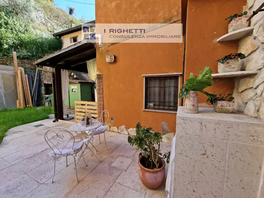 Immagine 28 di Villetta a schiera in vendita  in Loc. La Pozza a Torri Del Benaco