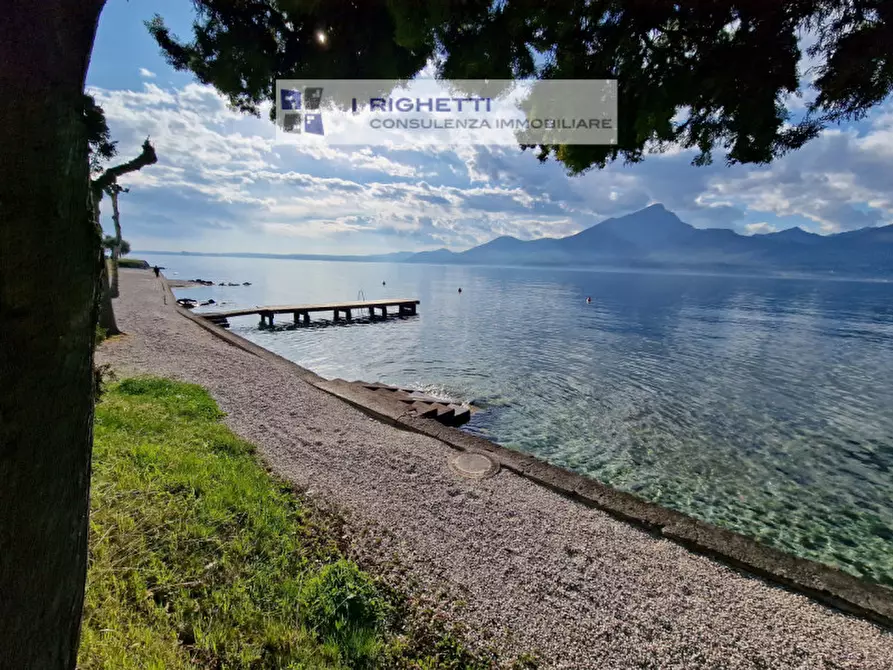Immagine 31 di Villetta a schiera in vendita  in Loc. La Pozza a Torri Del Benaco