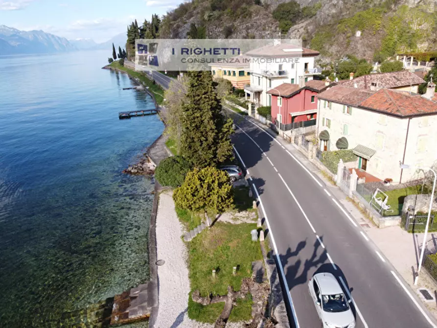 Immagine 57 di Villetta a schiera in vendita  in Loc. La Pozza a Torri Del Benaco