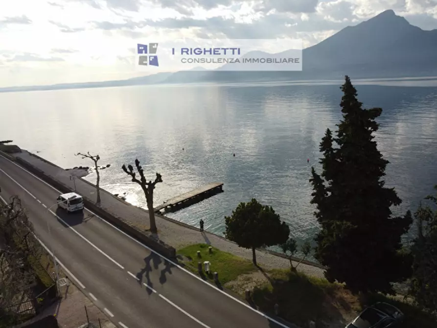 Immagine 64 di Villetta a schiera in vendita  in Loc. La Pozza a Torri Del Benaco