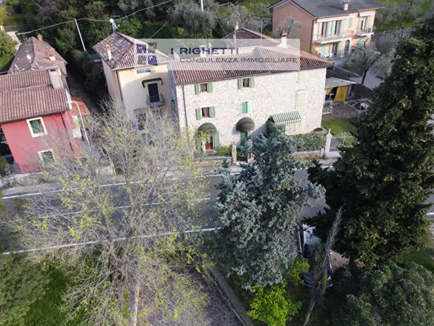 Immagine 70 di Villetta a schiera in vendita  in Loc. La Pozza a Torri Del Benaco