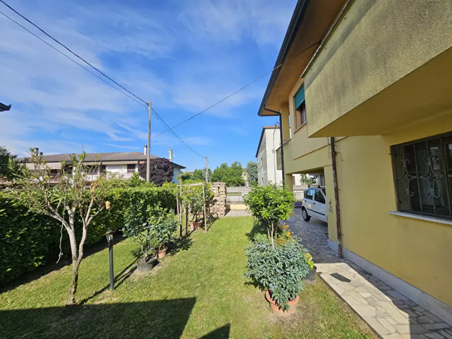 Immagine 4 di Casa bifamiliare in vendita  in VIA TIGLI a Ospedaletto Euganeo