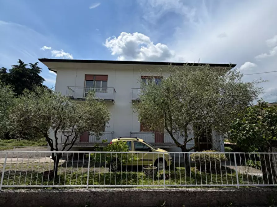 Immagine 1 di Casa bifamiliare in vendita  a Schio