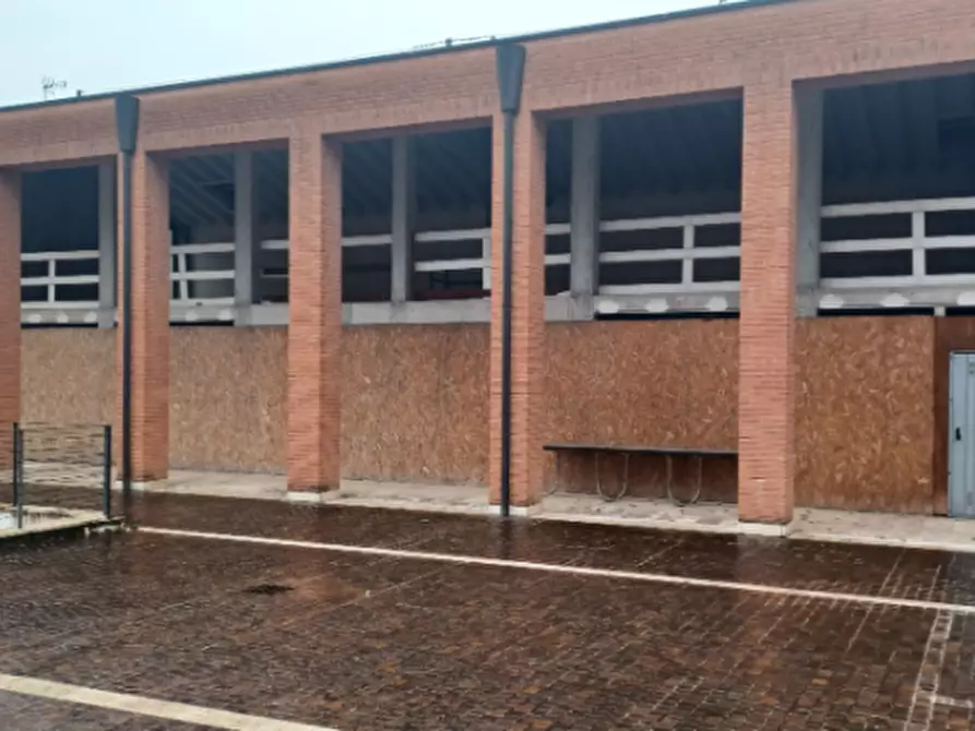 Immagine 1 di Negozio in vendita  in Via Antonio Gramsci a Aviano