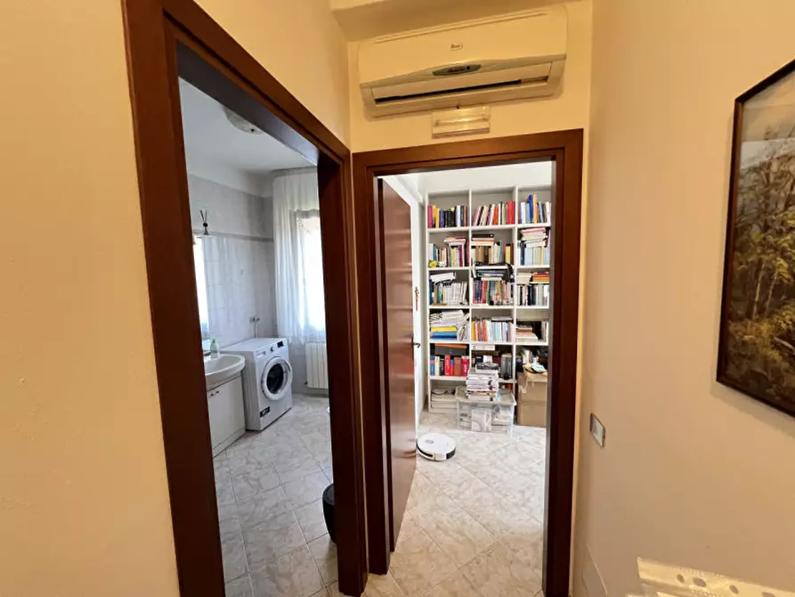 Immagine 9 di Appartamento in vendita  in Strada Statale 309 Romea a Chioggia