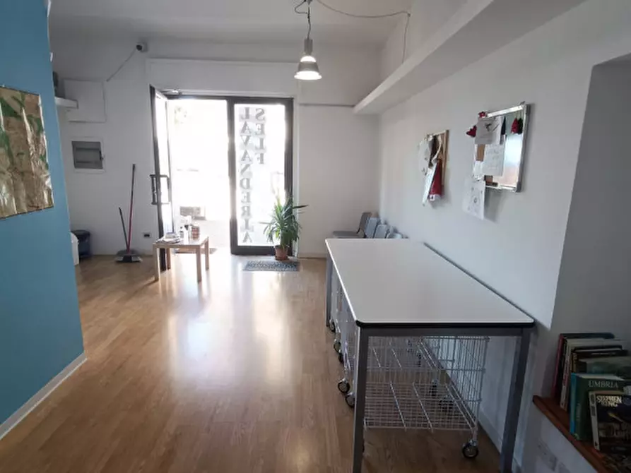 Immagine 3 di Attività commerciale in vendita  in Via Annibale Vecchi 105 a Perugia