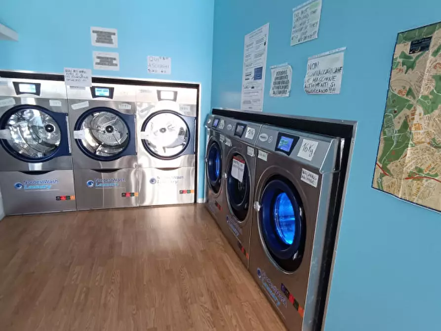 Immagine 4 di Attività commerciale in vendita  in Via Annibale Vecchi 105 a Perugia
