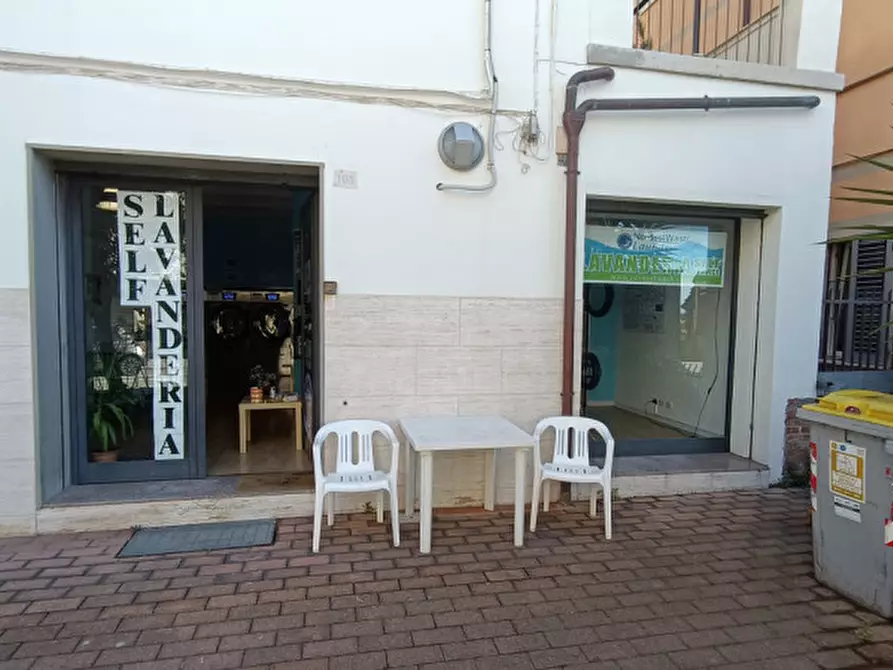 Immagine 11 di Attività commerciale in vendita  in Via Annibale Vecchi 105 a Perugia