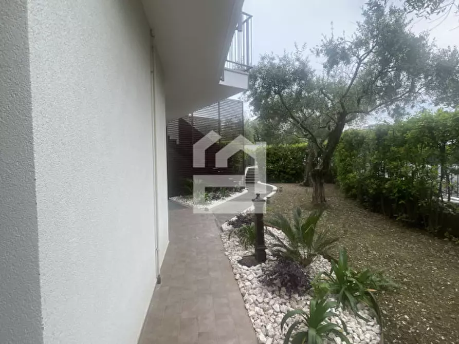 Immagine 12 di Appartamento in vendita  in via castellana a Soiano Del Lago
