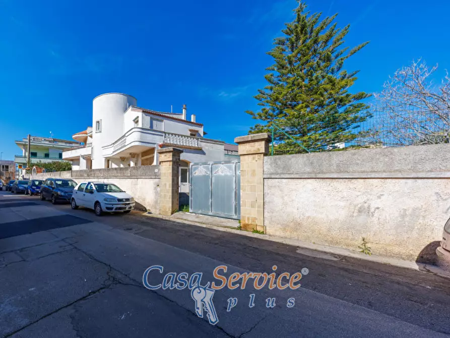 Immagine 34 di Villa in vendita  in Via Francesco Crispi a Taurisano