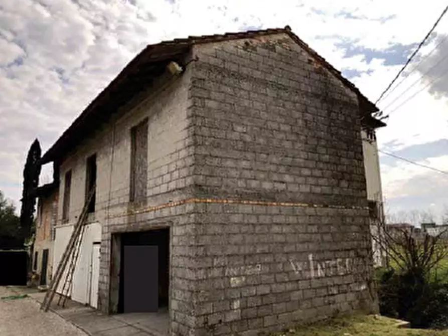 Immagine 2 di Magazzino in vendita  in Via Vallonto II a Fontanelle