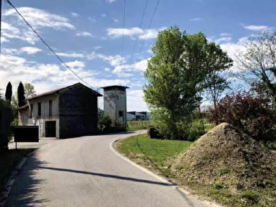 Immagine 4 di Magazzino in vendita  in Via Vallonto II a Fontanelle