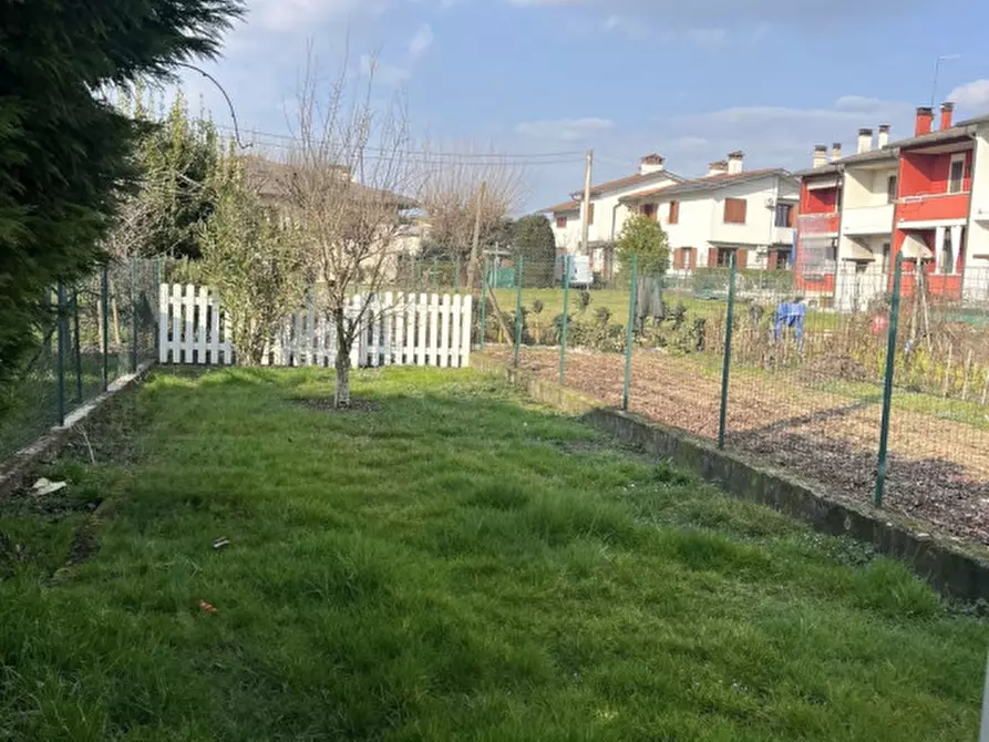 Immagine 13 di Villetta a schiera in vendita  in Via Roma a Caldogno