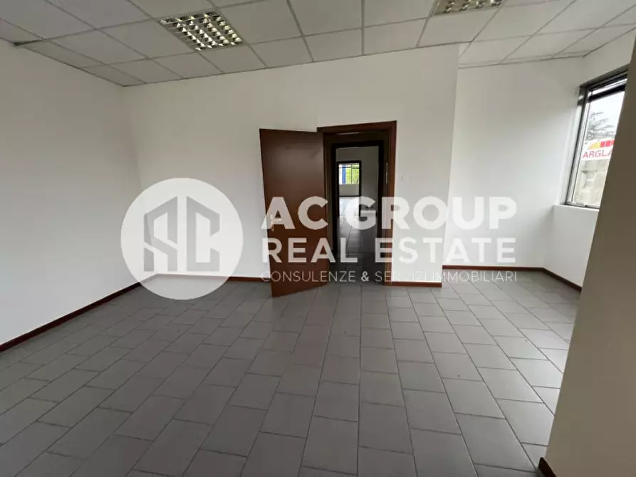 Immagine 9 di Negozio in affitto  in Via Lazzaroni a Saronno