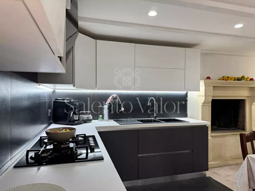 Immagine 15 di Palazzo in vendita  in Via San Martino 21 a Taviano